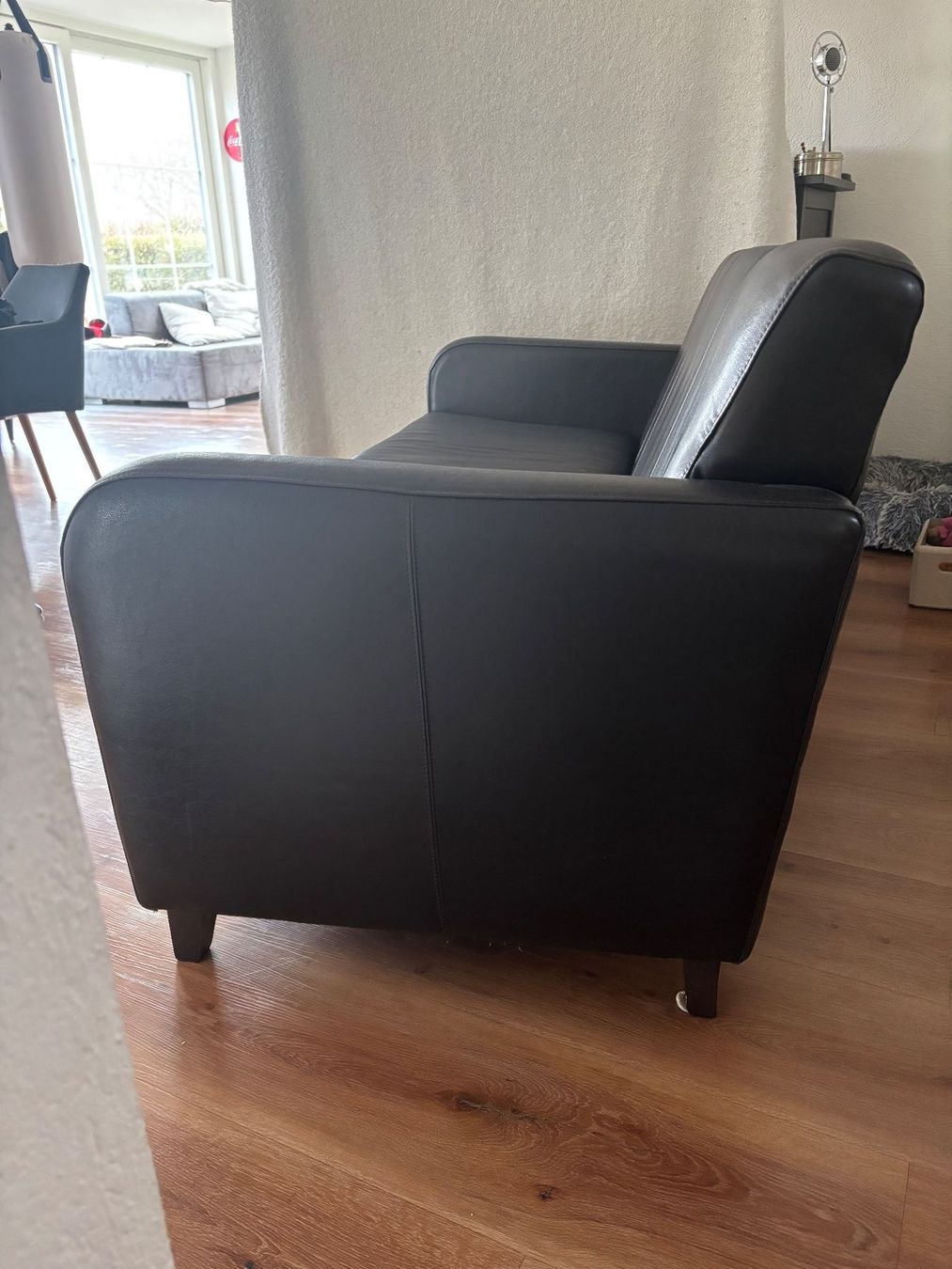 Sofas: Dunkelbraunes Ledersofa – Gebraucht aus Bülach von Sonnyundcher 2