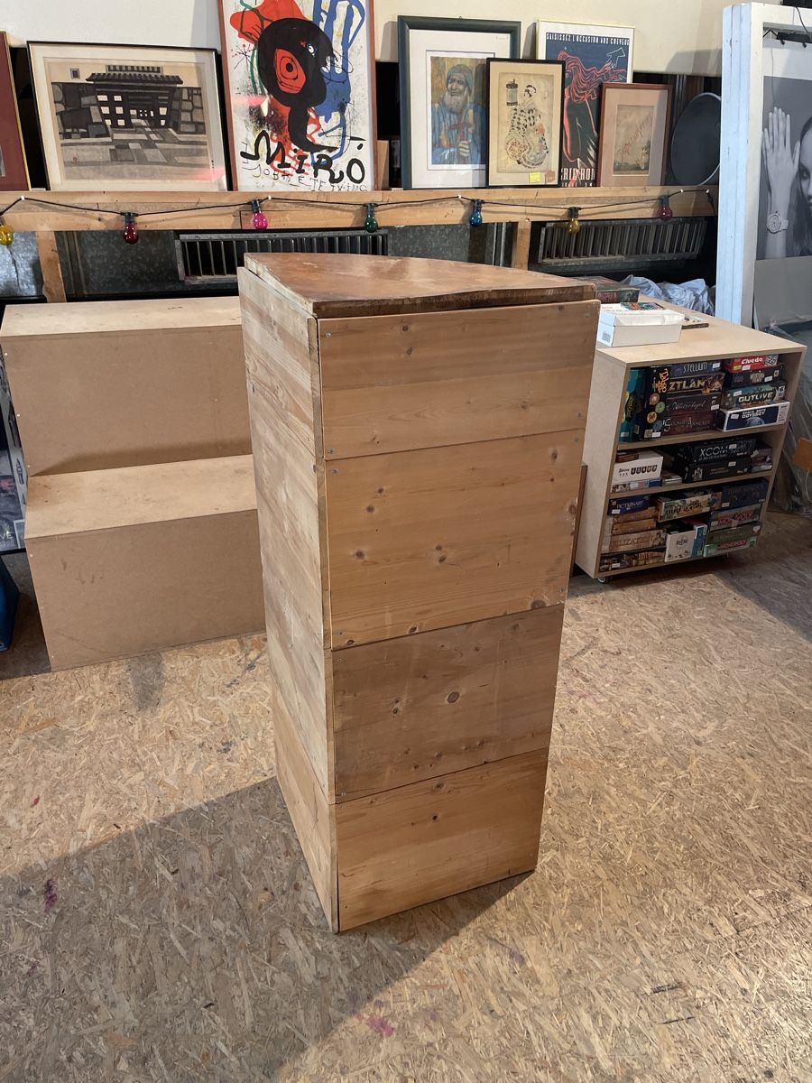Armadi: Meuble d’angle en bois – Usato da Fribourg venduto da JohnB4 2