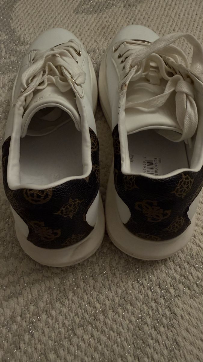 Guess Chaussures femmes: Sneaker – D'occasion à Belp par Ti04 3