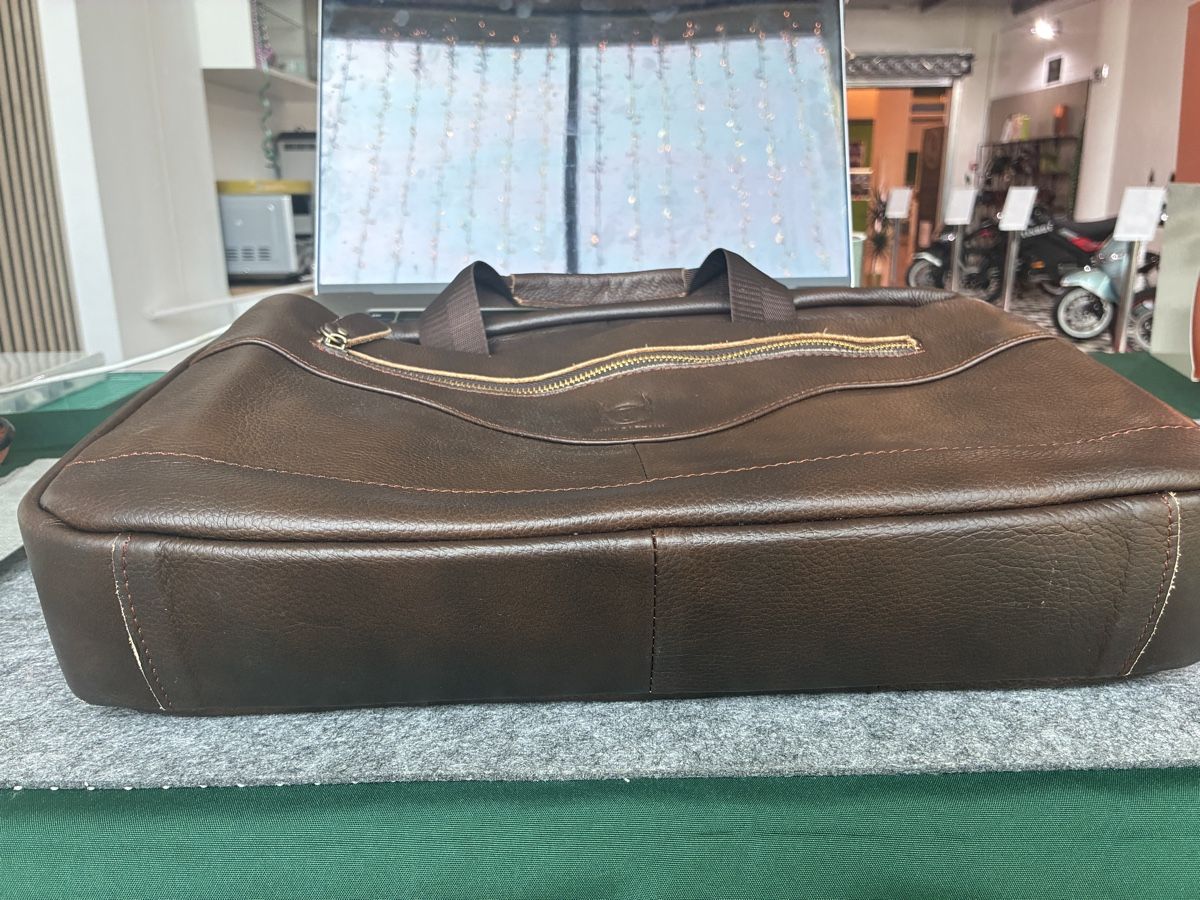 Taschen: Bull Captain Laptoptasche aus echtem Leder  – Gebraucht aus St. Gallen von jan_9rdj 8