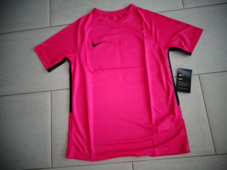NIKE SPORT T-SHIRT GR.158 NEU