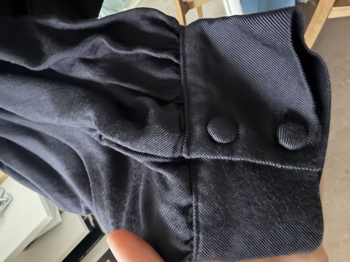 Zara Camicette: Bluse Zara schwarz Knöpfe Langarm – Usato da Zürich venduto da jul_5mhx 2