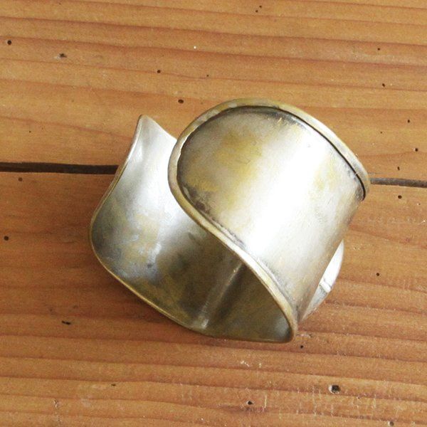 LOCCY Harz Armreif Für Frauen - Breites Statement Armband In Geometrischem Design