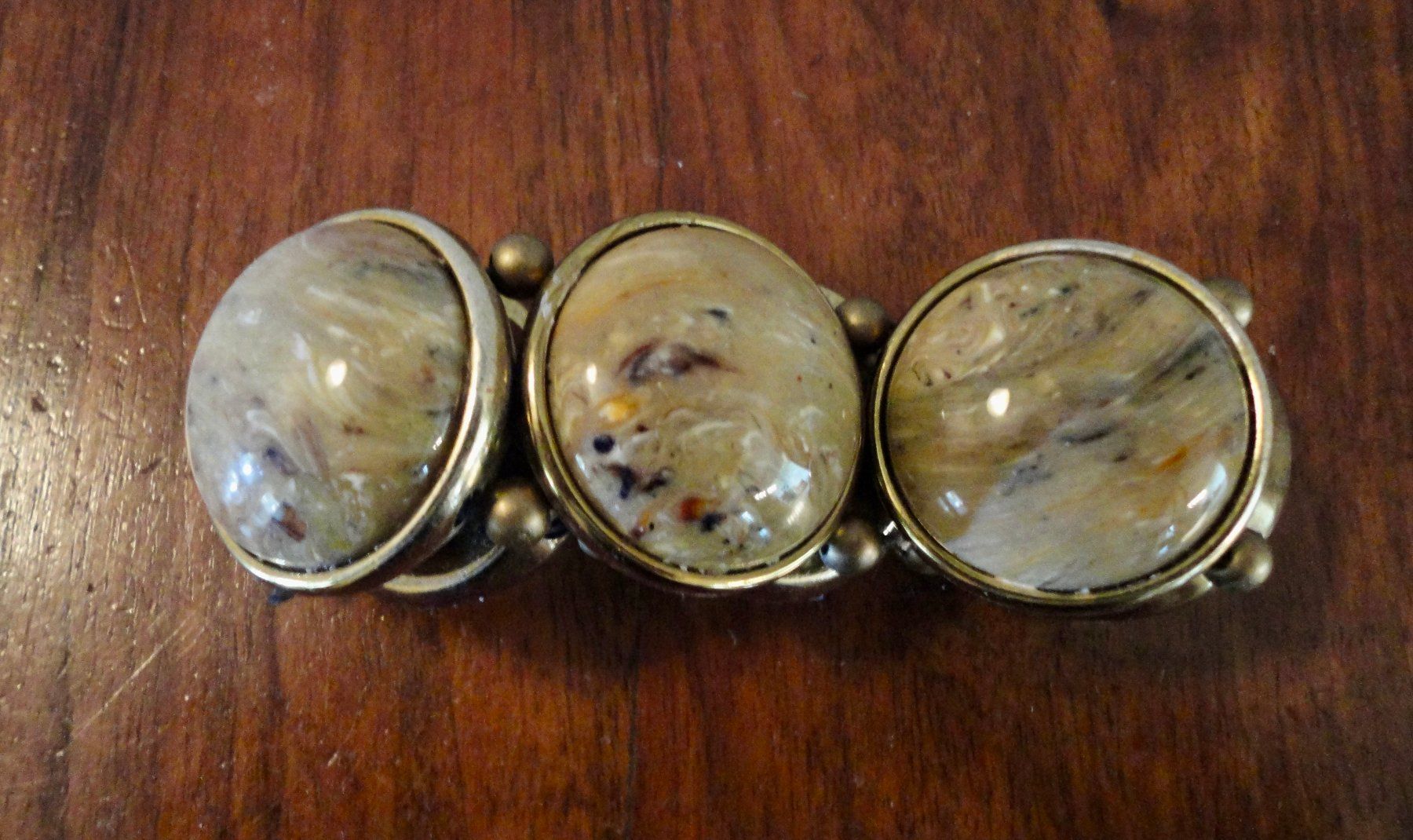 Bracciali & Braccialetti: Schönes Vintage Armband mit Steinen. – Usato da Wädenswil venduto da LIS11 1