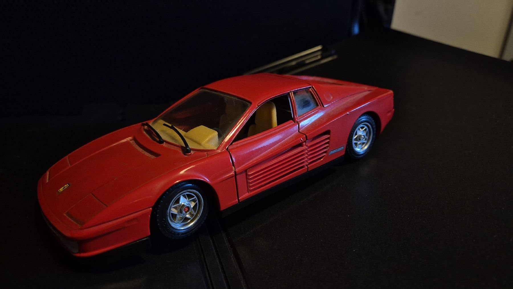 Ferrari Modellini d'auto: Ferrari Testarossa Modellauto – Usato da St. Gallen venduto da justmeeee 1