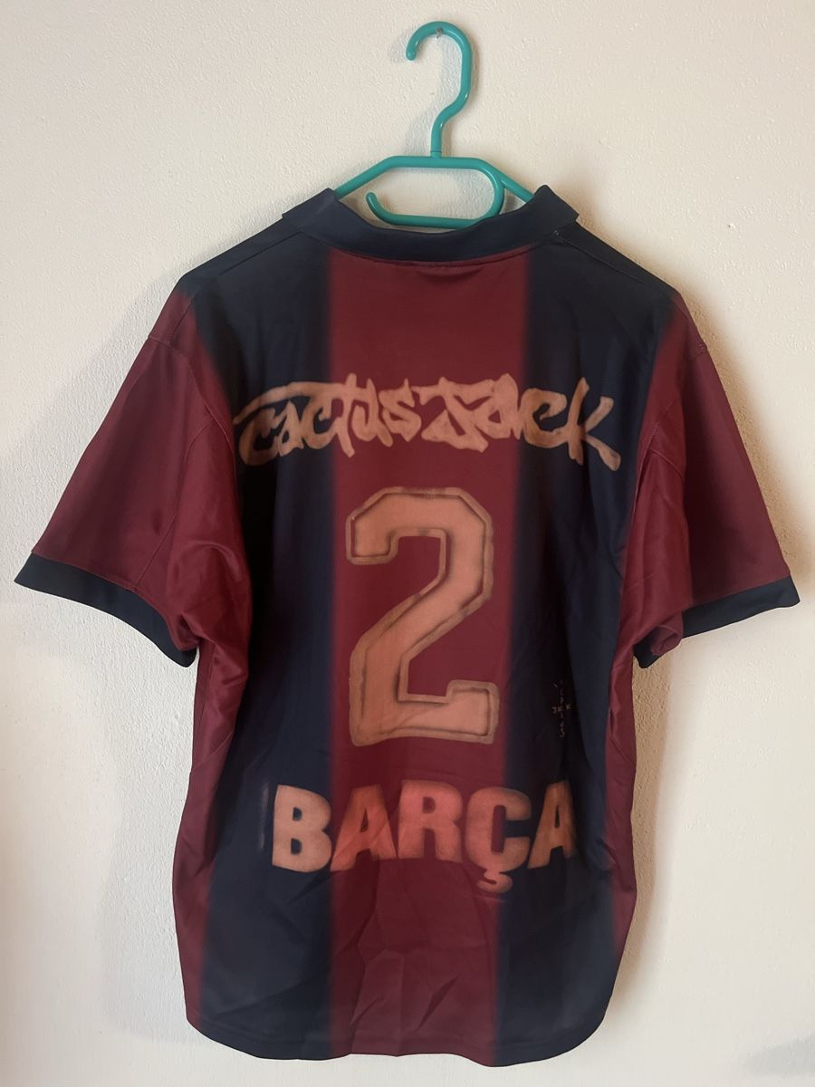 Nike T-shirt: T-Shirt Barcelona x travis scott – Nuovo (secondo la descrizione) da Rifferswil venduto da Ikercale 1