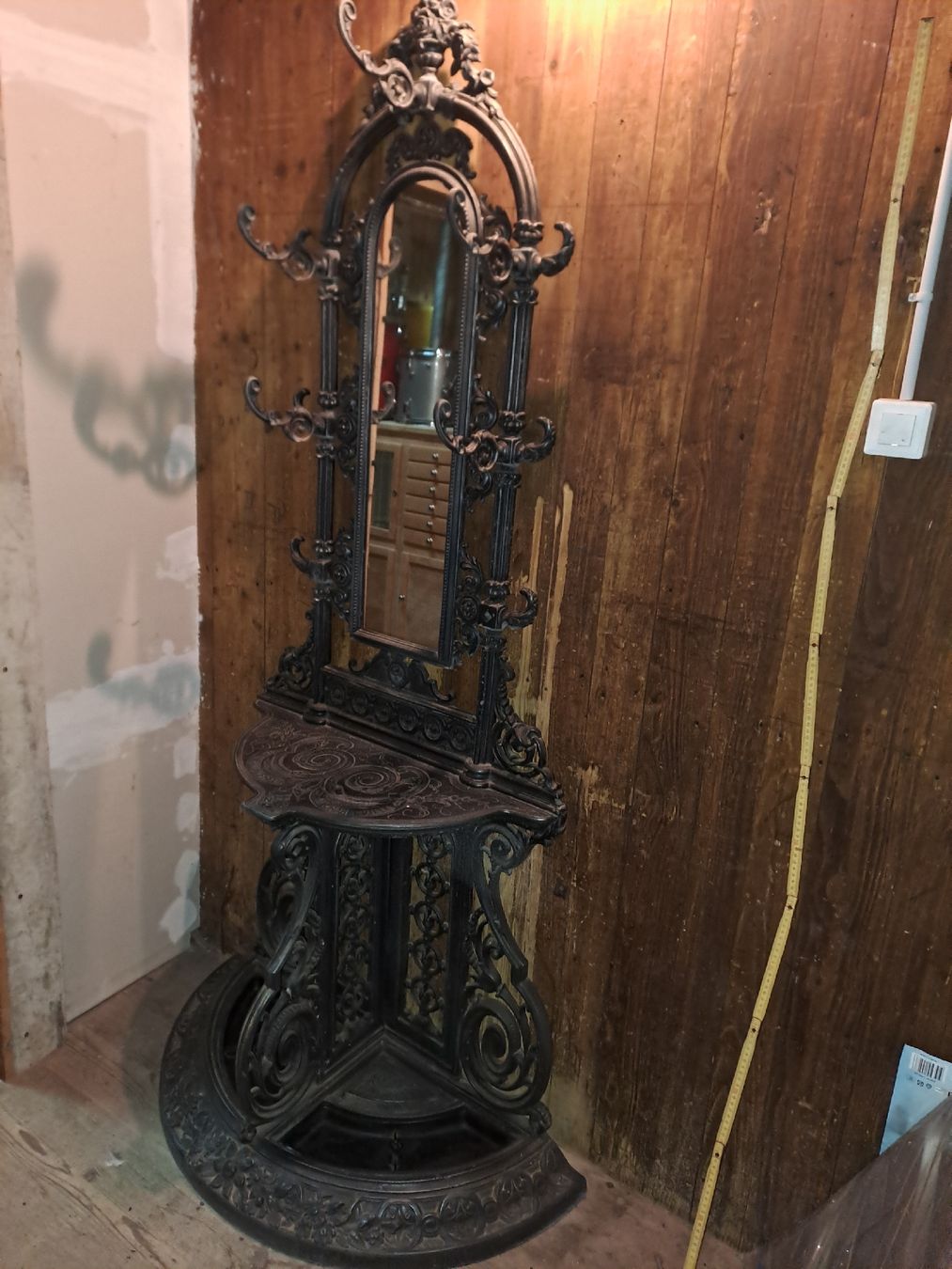Guardaroba: Garderobe Gusseisen – Usato da Gebenstorf venduto da suroh 1