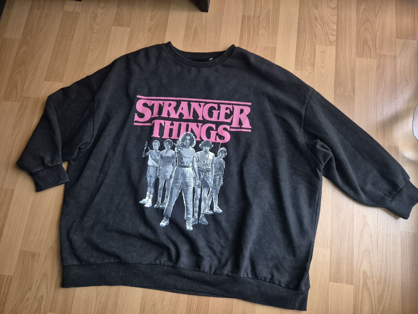 Maglioni & Felpe: Stranger Things Pulli Gr. 56 – Nuovo (secondo la descrizione) da Reinach BL venduto da Trishi