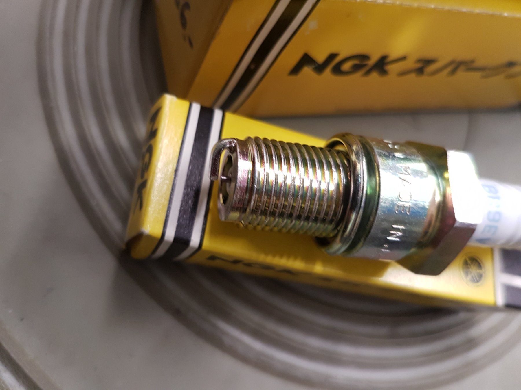 NGK Tutti i ricambio per moto: Zündkerzen NGK  BR9EV Motorrad – Nuovo e nell'imballaggio originale da Herisau venduto da Tioga 2