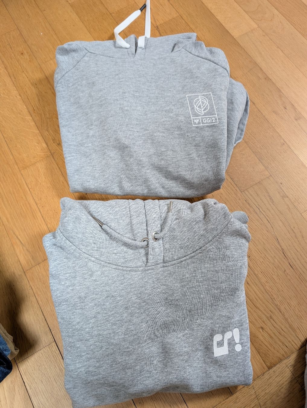 Lotti di vestiti: Frühlings- & Sommerkleider-Paket: Jeans, Hemden, Pullover & – Usato da Zürich venduto da Turbojoe 3