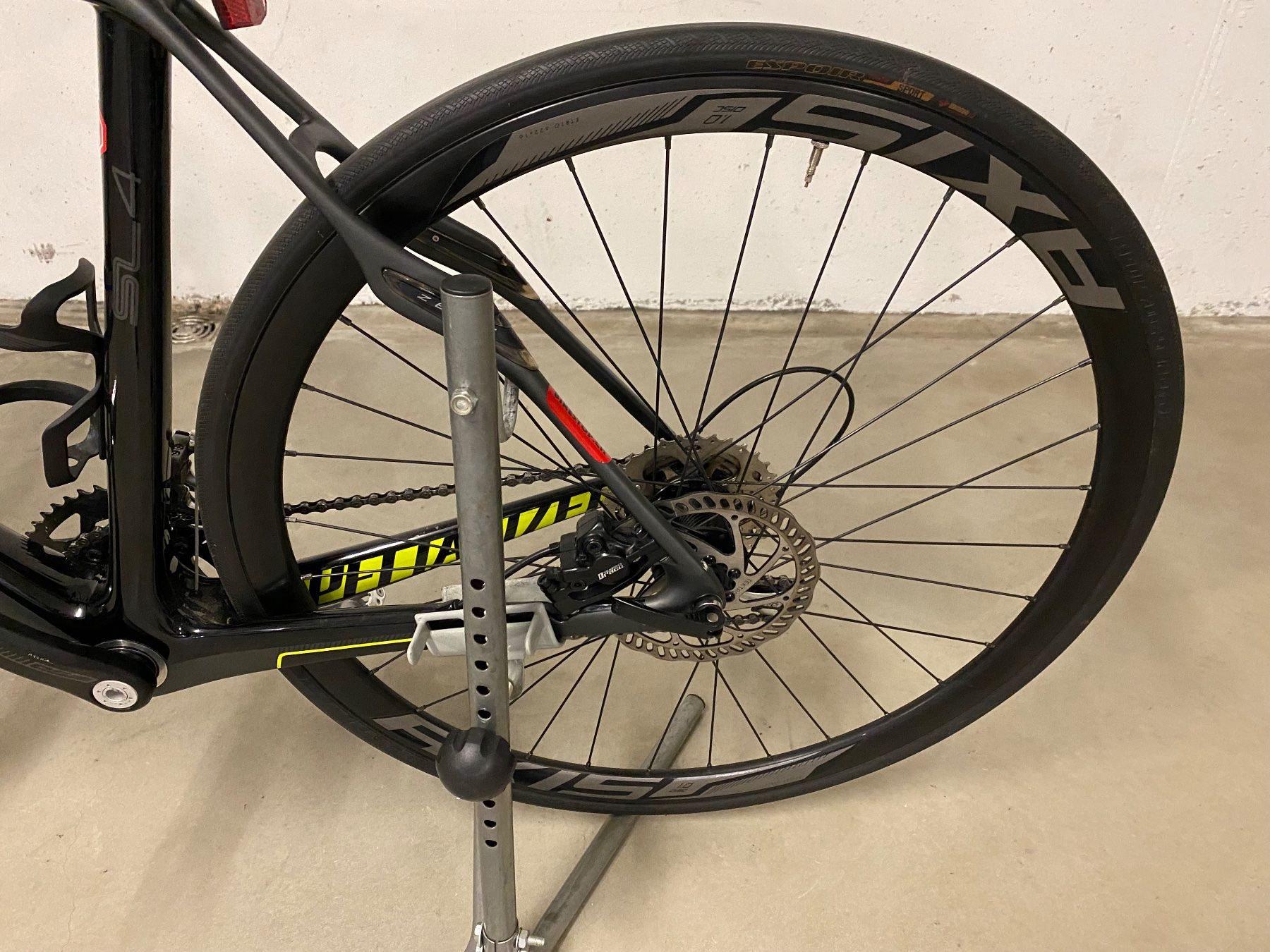 Specialized Velos: Specialized - Sirrus Carbon “S” - ParisRoubaix suspension – Gebraucht aus Männedorf von  6
