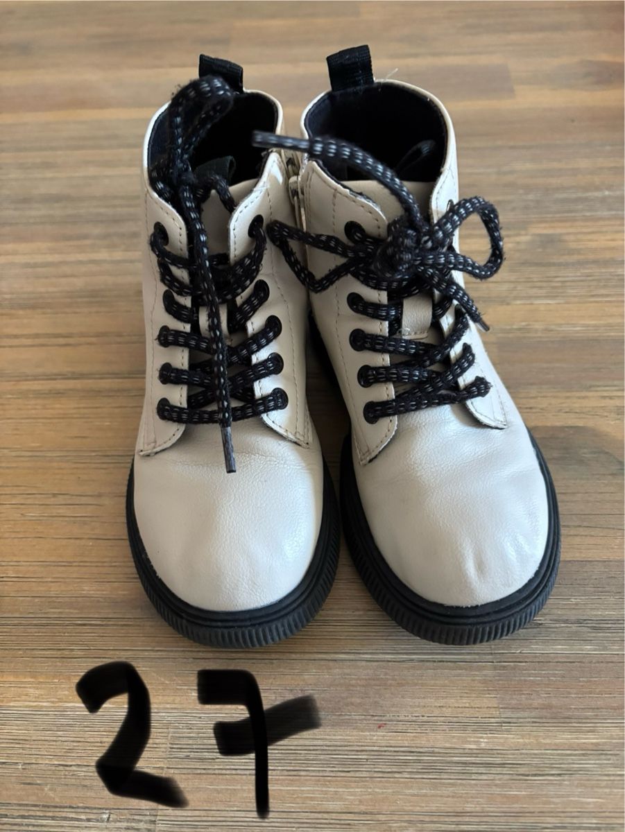 Zara Chaussures filles: Zara - bottes  taille 27 beige  – Neuf (Voir description) à Sion par Nelsonkatz