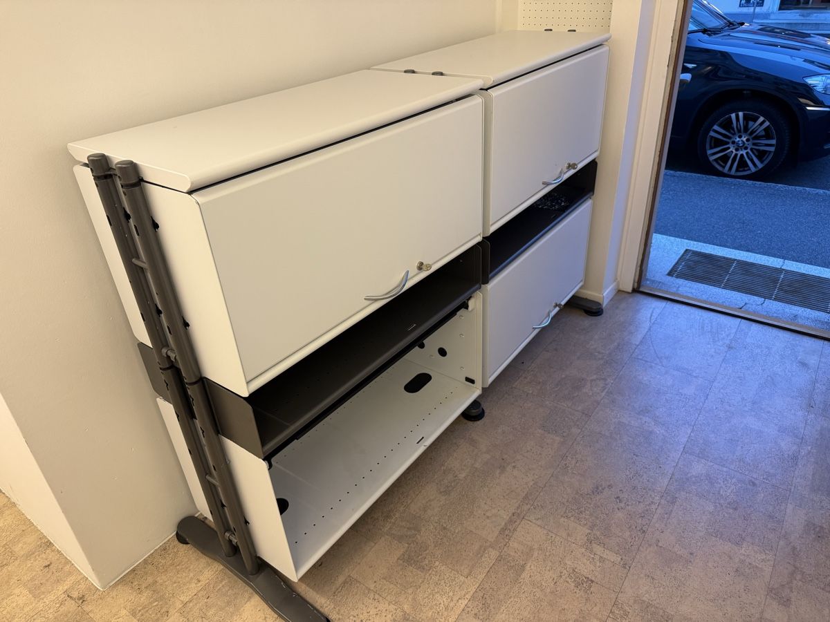 Set di tavolo e panche: Büroinventar zu verkaufen – Usato da Romanshorn venduto da B.abduli 4