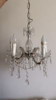 Lustre avec cristaux. Kronleuchter mit Kristallen