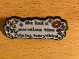 Taylor Swift Pin Anstecker Punk Rock Metal Pop