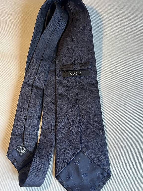 Cravatte: Cravatta GUCCI in seta - perfette condizioni – Usato da Origlio venduto da Elicius