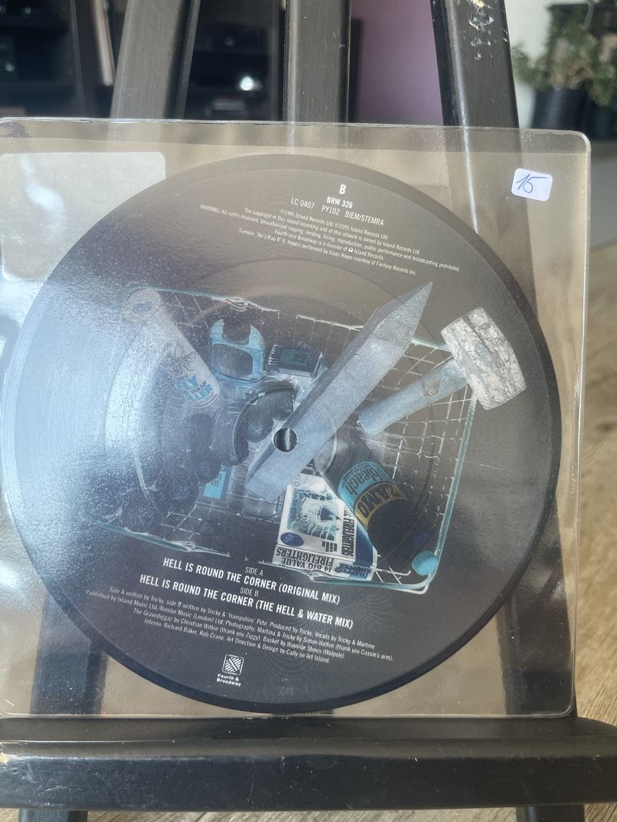 Schallplatten: Tricky / the Hell EP als Limited 7 Inch  – Neu und originalverpackt aus Dagmersellen von stonefinger 1
