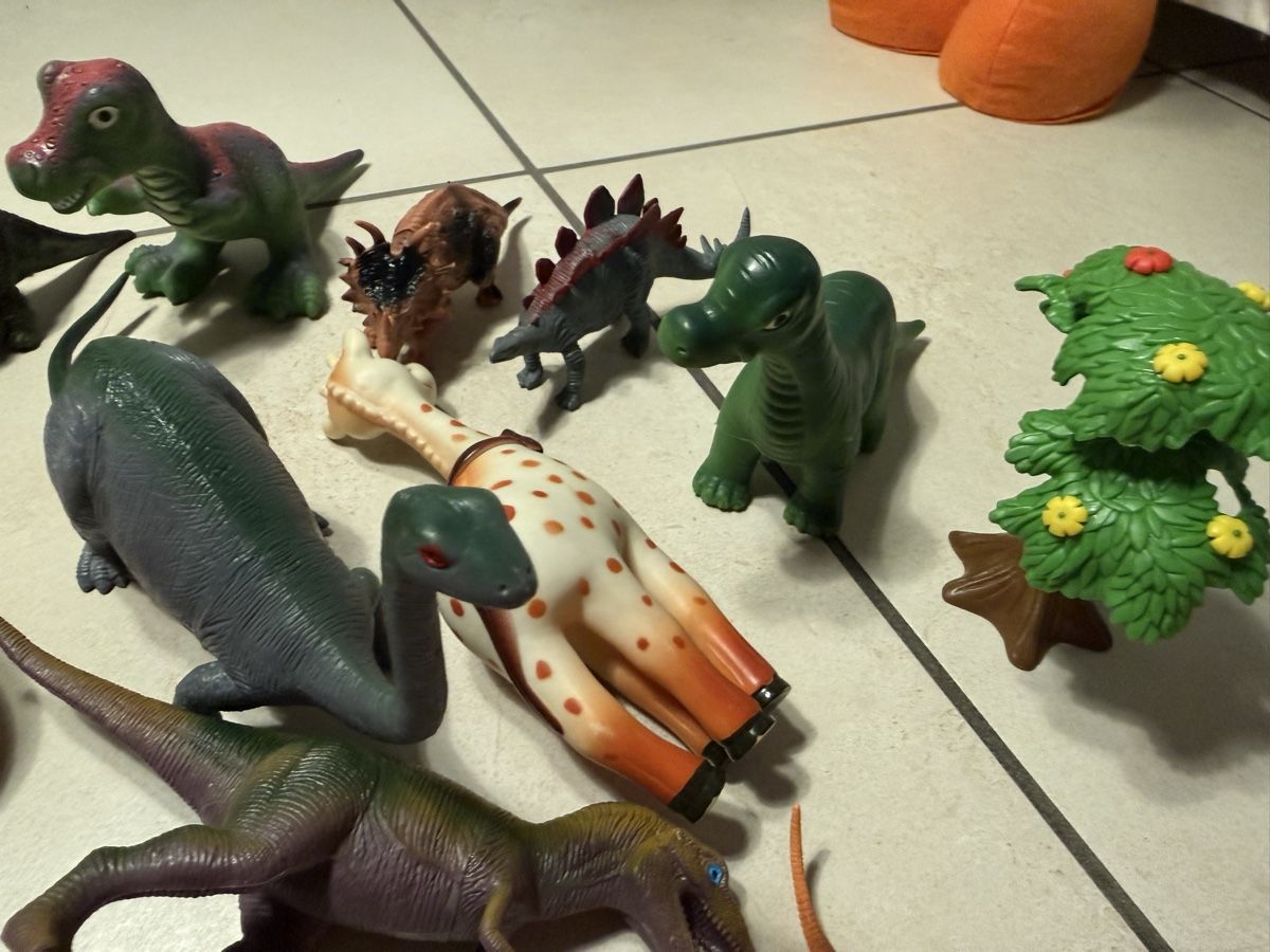 Giocattoli: Dinosauri giocattolo assortiti – Usato da Castel San Pietro venduto da Dylan79 2