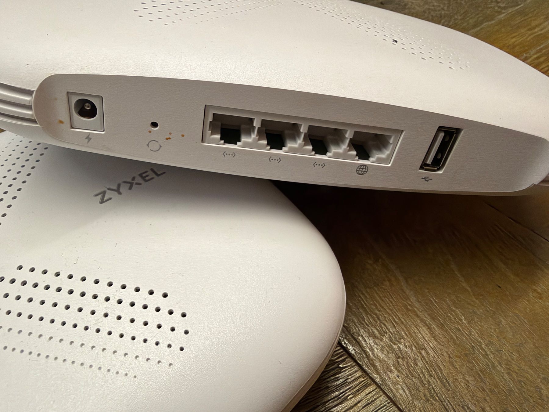 Zyxel Modem & Router: 3 Zyxel Multi X abzugeben – Usato da Luzern venduto da Schumi69 1