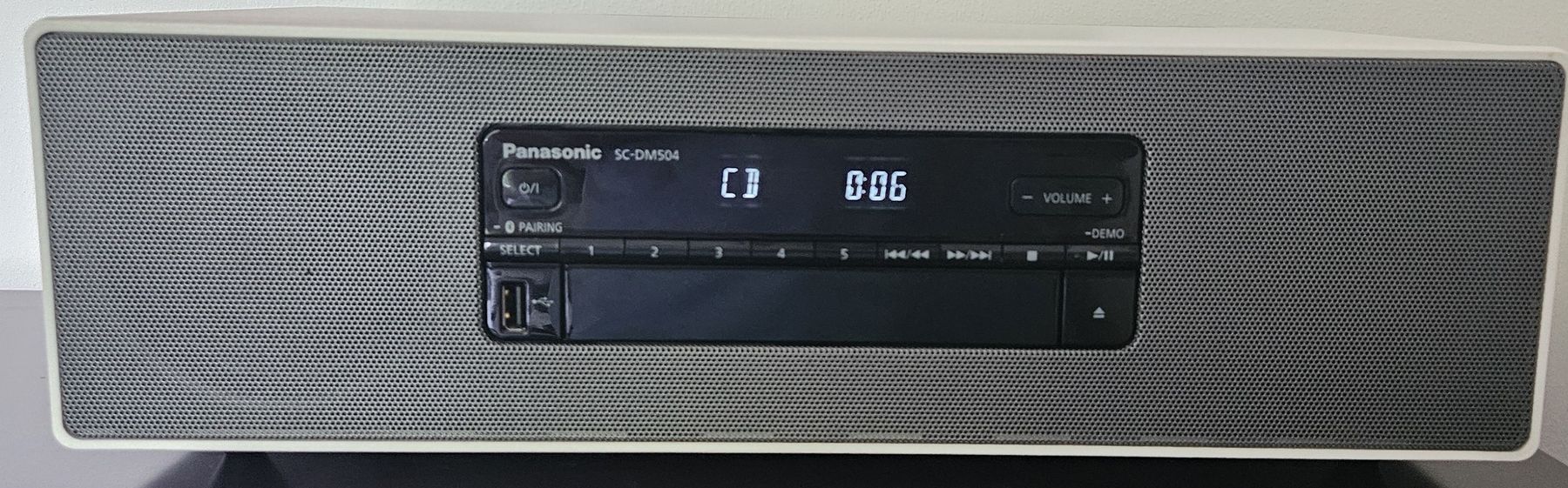 Panasonic Systèmes audio & multimédias: Panasonic SC-DM504 CD Player Radio – D'occasion à Bern par jul_7jsf