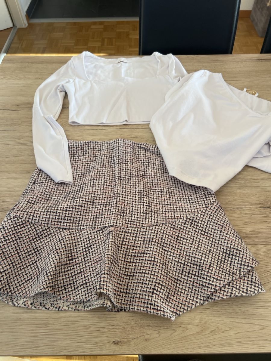 Kookai Lotti di vestiti: Ensemble élégant jupe et 2 top, taille 38, parfait! – Usato da La Chaux-de-Fonds venduto da GabrielaKlein 1