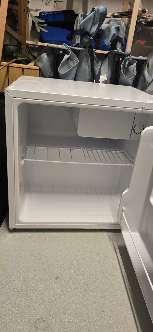 SPC Frigoriferi: Kühlschrank S.P.C weiss mini gut erhalten – Usato da Schötz venduto da Neo88 2