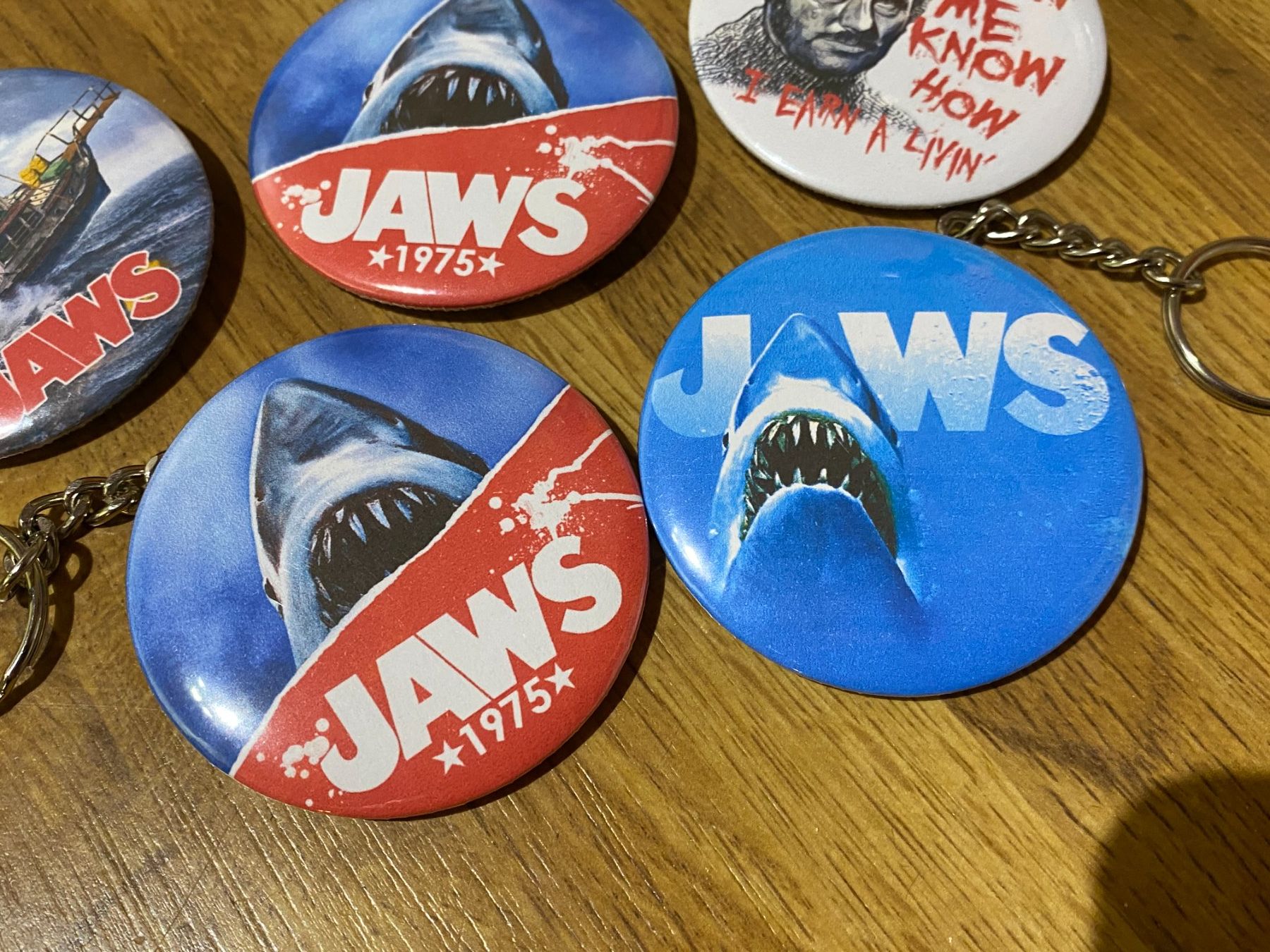 Placchette & Badge: Der Weisse Hai - Pin & Flaschenoeffner! – Nuovo (secondo la descrizione) da Basel venduto da VinylLover68 2