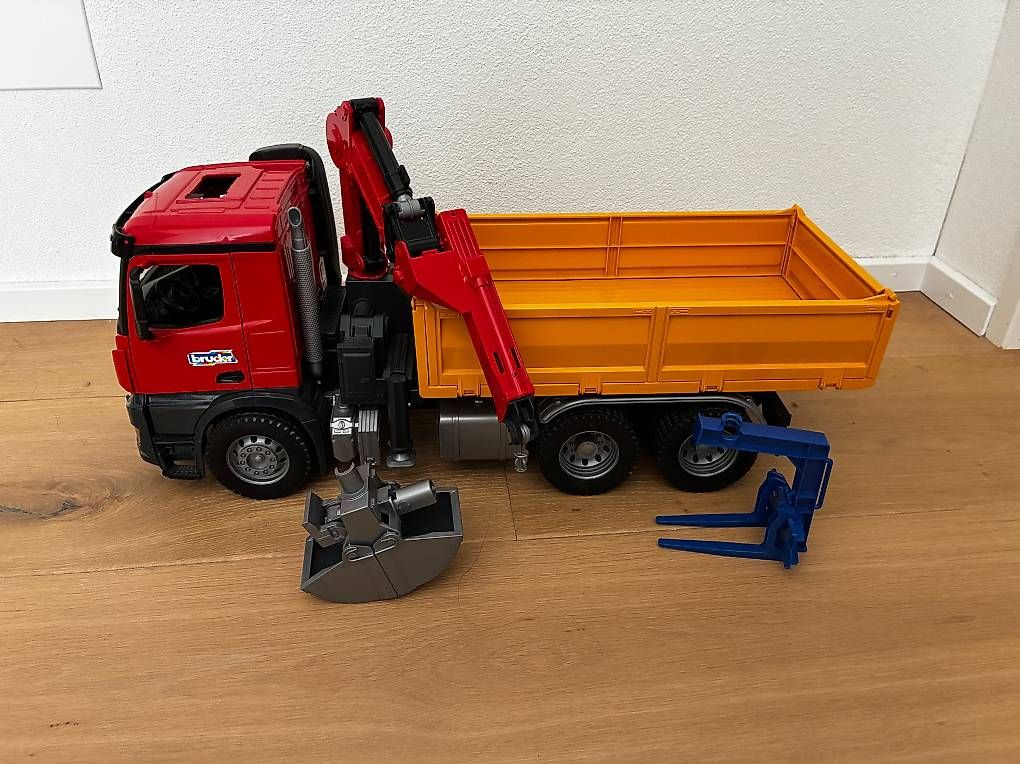 Spielzeuge: BRUDER MB Arocs LKW  – Gebraucht aus Bazenheid von Micele84