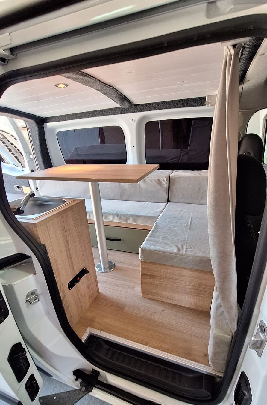 Renault Veicoli da campeggio: Renault Kangoo 1.5dci CAMPER – Usato da zürich venduto da dejang01 4