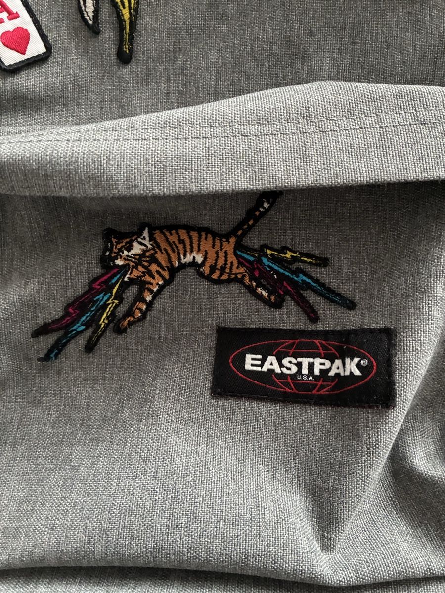 Eastpak Zaini:  Eastpaxk Grey backpack – Usato da Rüschlikon venduto da ant_5v7g 2