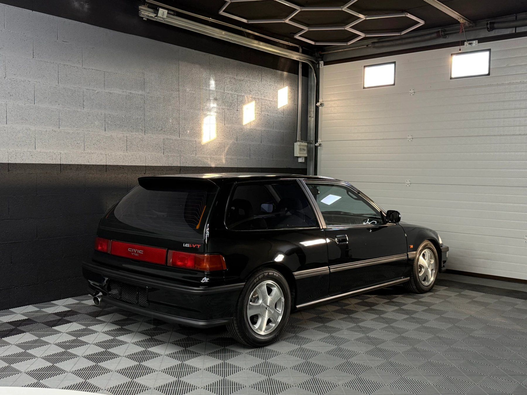 Honda Automobili: Honda Civic 1.6 IVT EE9 – Usato da Penthalaz venduto da R28 1