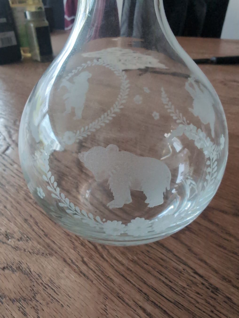 Carafes: Karaffe mit Bären, wunderschön  – D'occasion à Thun par thunerschnuffel 1