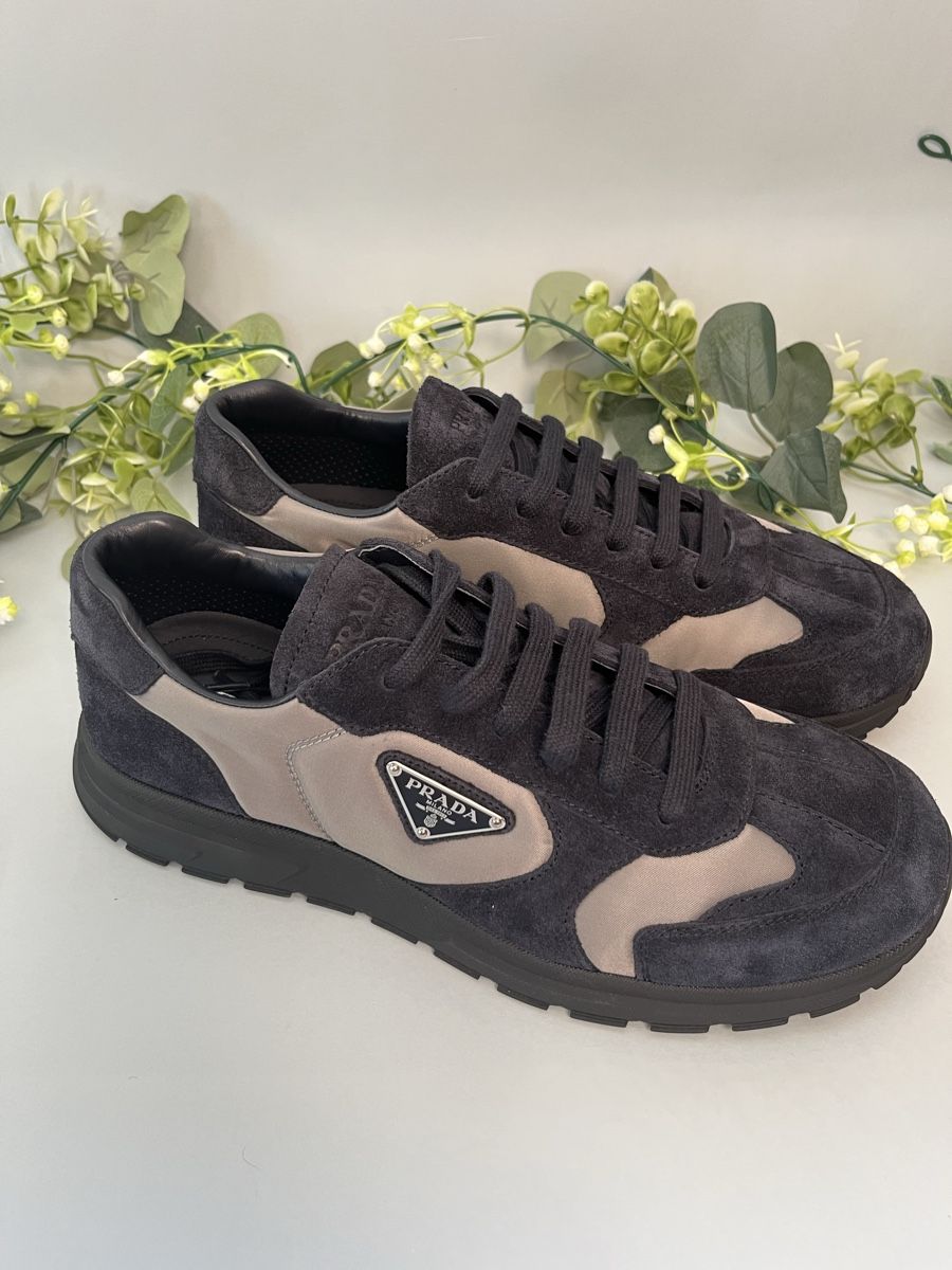 Prada Scarpe da uomo: Prada Prax Sneaker Blue/Iron Gr. 42.5 Neu mit Box – Nuovo (secondo la descrizione) da Lausanne venduto da S_luxury