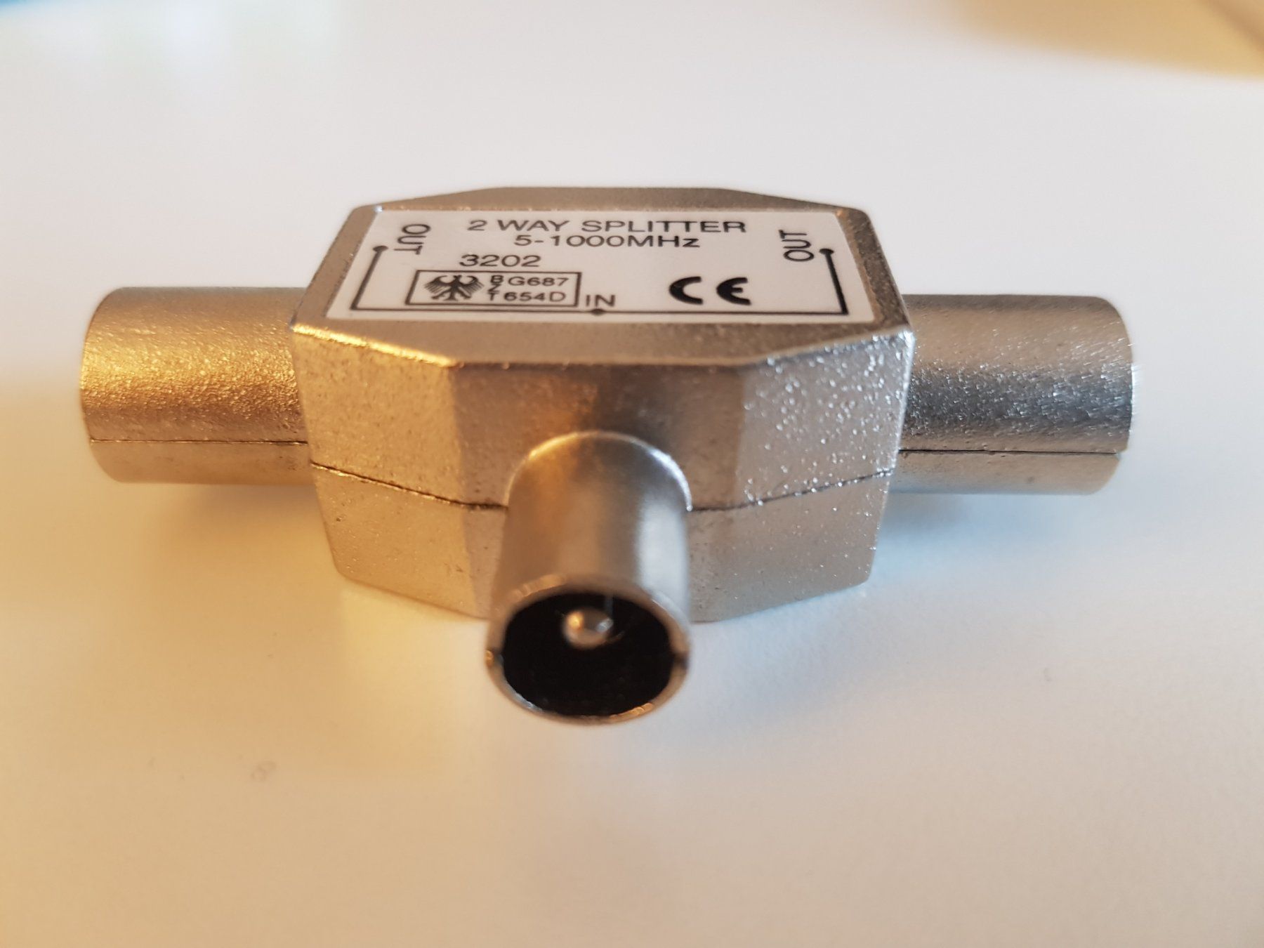 Unità & Adattatore: Antennenkabel Splitte / T-Stück – Usato da Bern venduto da Philipp8578