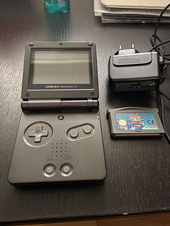GameBoy Advance SP (Black) inkl. 1 Spiel und Orig. Ladegerät Kaufen auf Ricardo