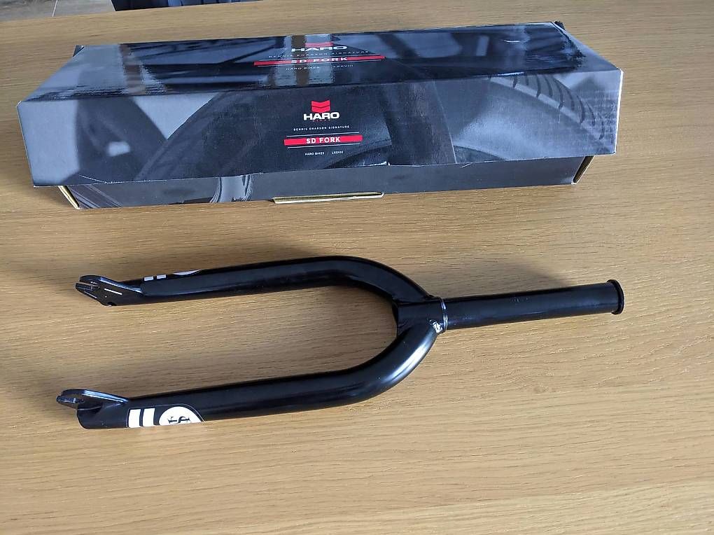 Fourchettes: Haro SD V3 Fork, Dennis Enarson Signature, 32mm Offset, NEW – D'occasion à Bulle par greg_zt