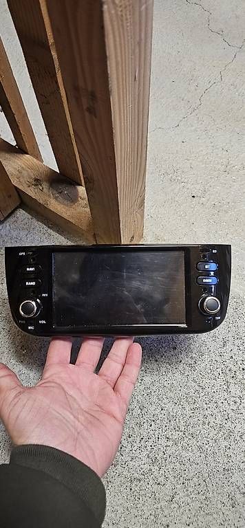 Tutti pezzi di ricambio auto: Fiat Punto Evo radio – Usato da Vaduz venduto da Leccese85