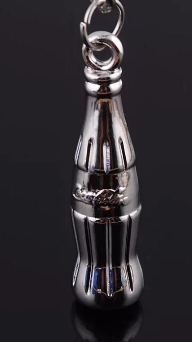 Coca-Cola Schlüsselanhänger & - bänder: Coca Cola Schlüsselanhänger Metall Zero Light Flasche Bottle – Neu und originalverpackt aus Dättlikon von easythings 5