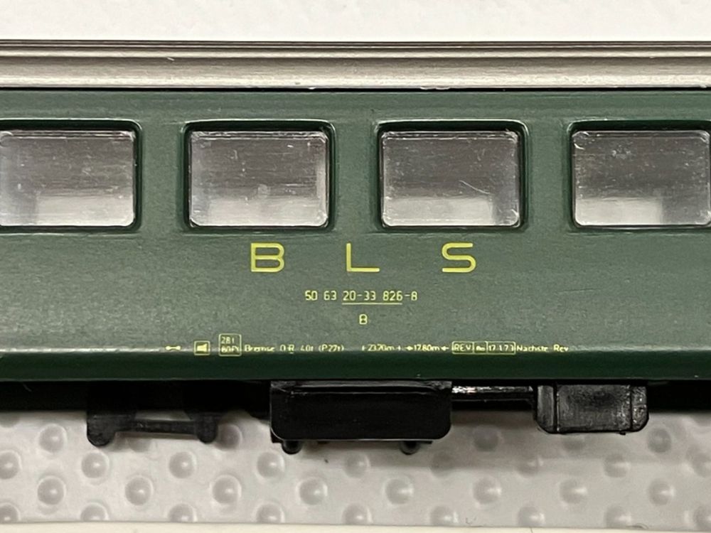 Arnold Modelleisenbahnen: Arnold N 3721/22: Personenwagenset BLS mit Speisewagen SBB – Gebraucht aus Thun von retoolinoo 3