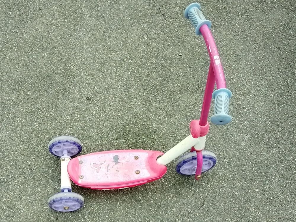 Veicoli per bambini: Kinderscooter rosa – Usato da Oberrohrdorf venduto da Mik_6hxw 2