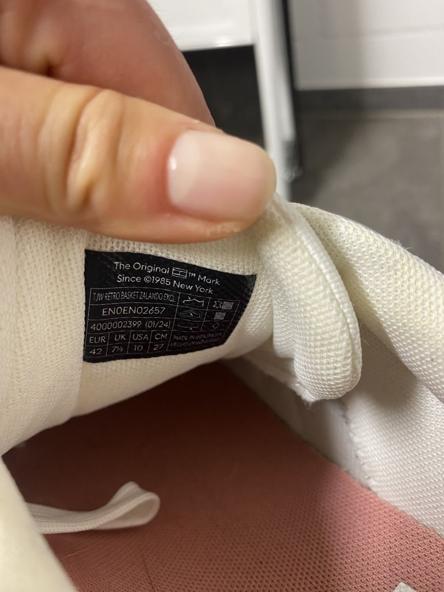 Damenschuhe: Tommy Hilfiger Sneaker 42 – Gebraucht aus Wohlen AG von bey_jcy5 3