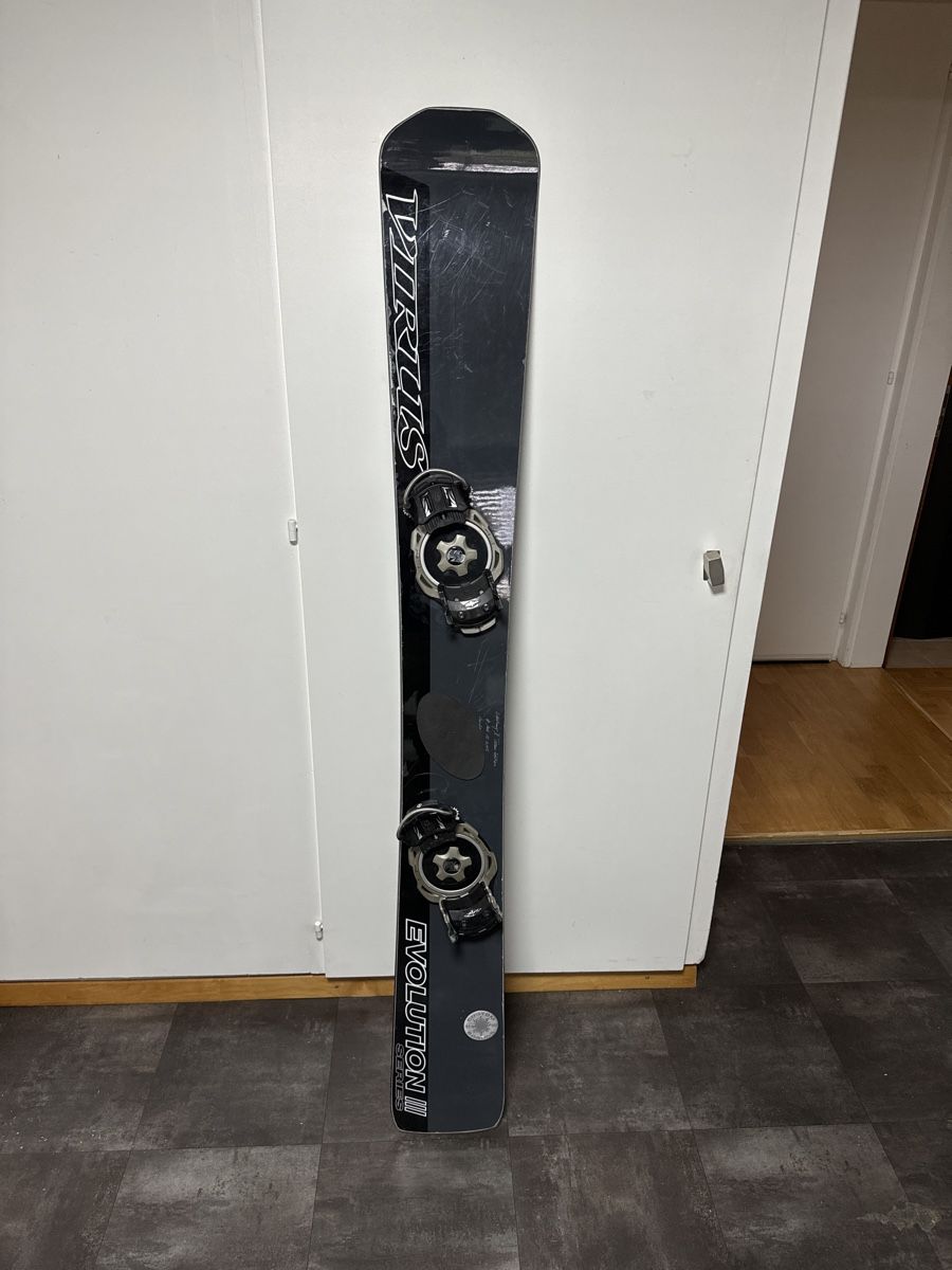 Boards: Virus Lightning II Handmade Snowboard – Gebraucht aus Steffisburg von RG185