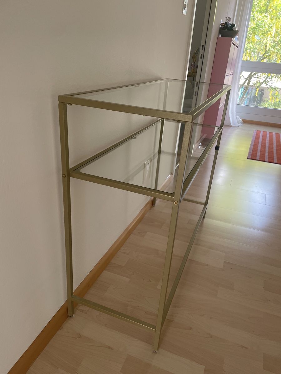 Scaffali: Goldfarbenes Regal mit Glasablagen – Nuovo (secondo la descrizione) da Sissach venduto da nelimas 1