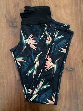 Sportleggings mit Blumenmuster, Grösse S, guter Zustand