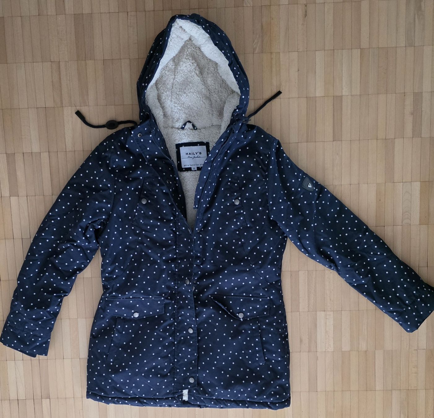 Giacche: Winterjacke mit Pünktchen, Grösse XL – Usato da St. Gallen venduto da Shelly__x3