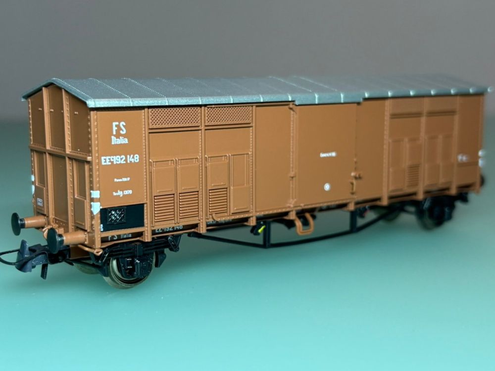 LOT DE WAGONS couvert des CFF et des FS - Roco EUR 18,00 - FR