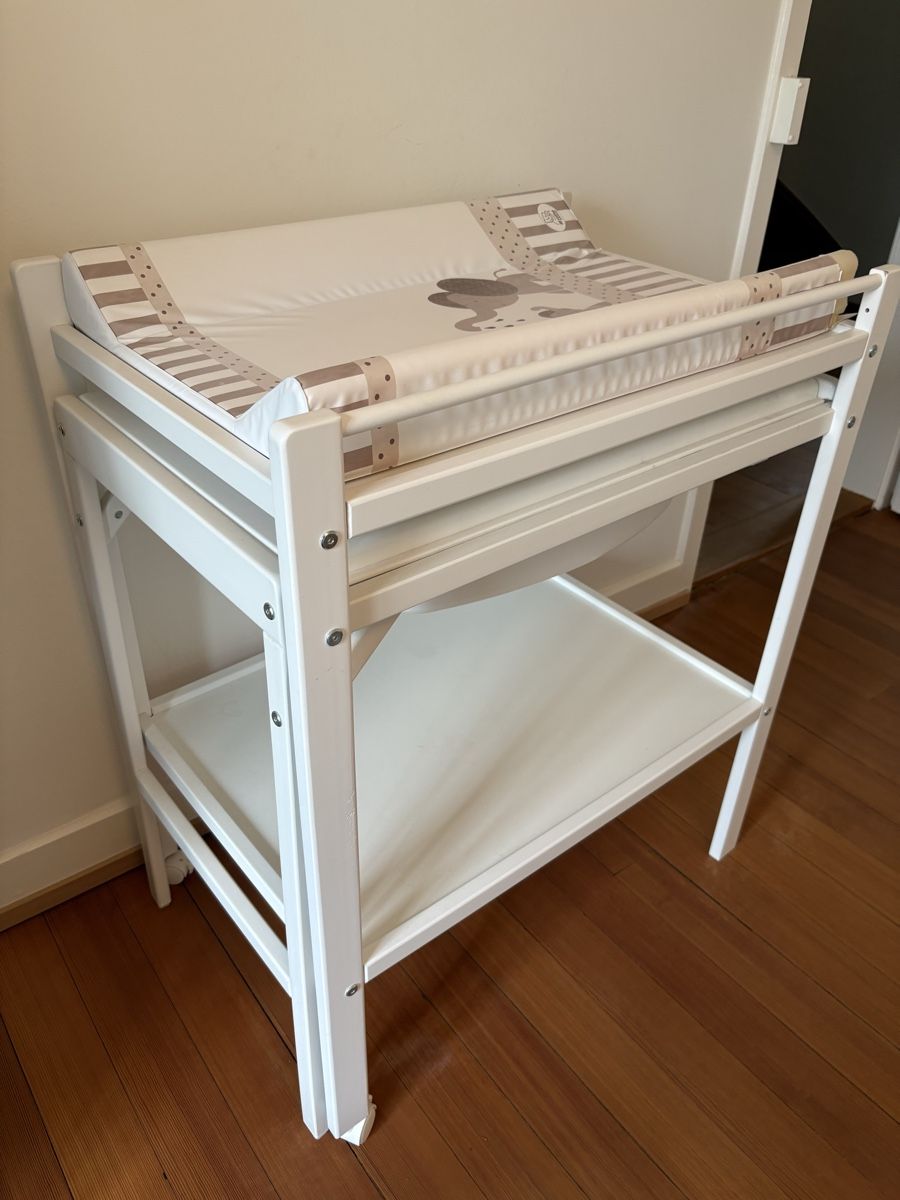 Geuther Fasciatoi & Accessori: Geuther Emma Wickelkommode Badewanne – Usato da Basel venduto da Outofkey 1