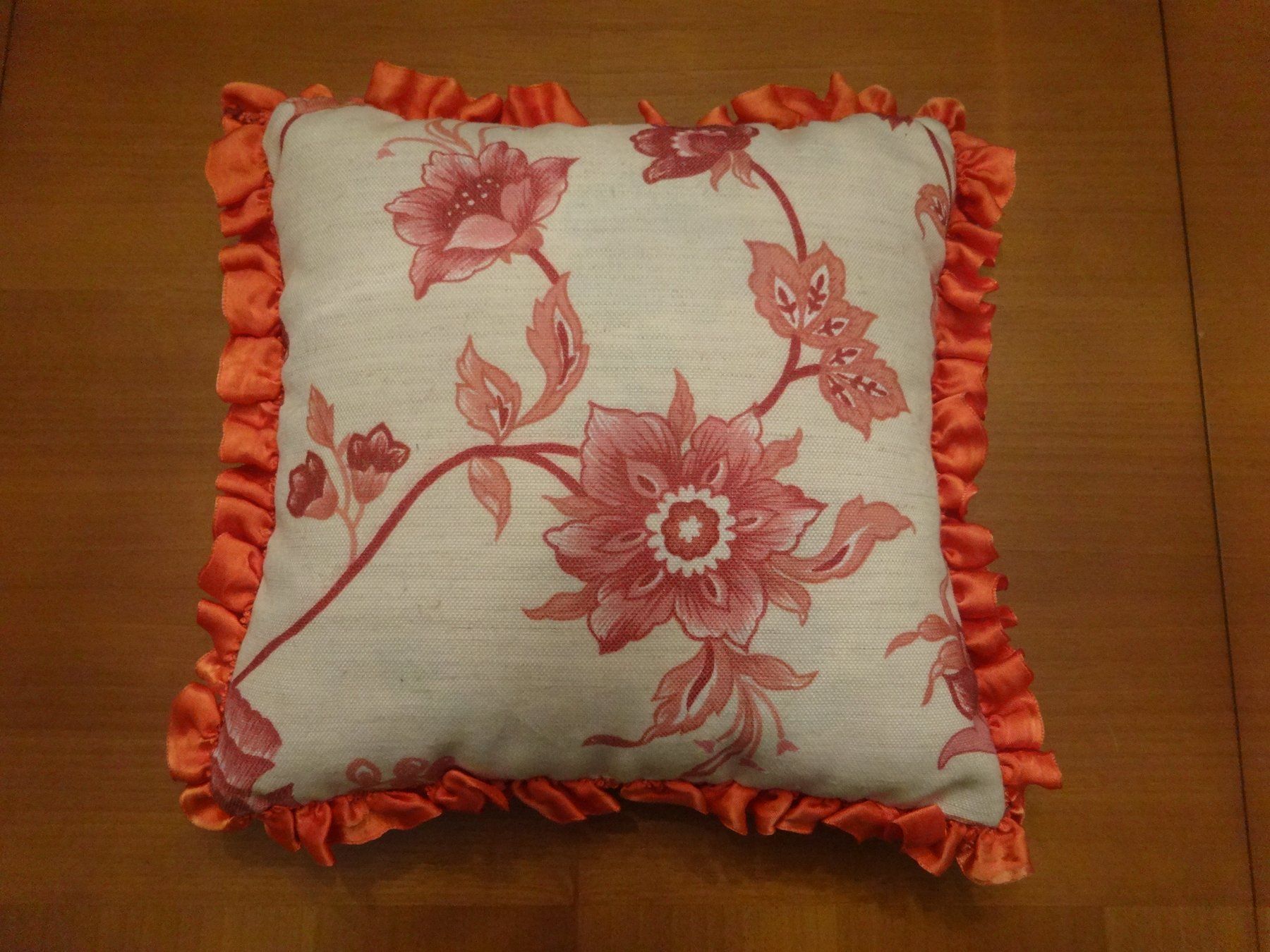 Kissen: Petit coussin - Pièce unique ! – Neu und originalverpackt aus Biel/Bienne von milamila02 1