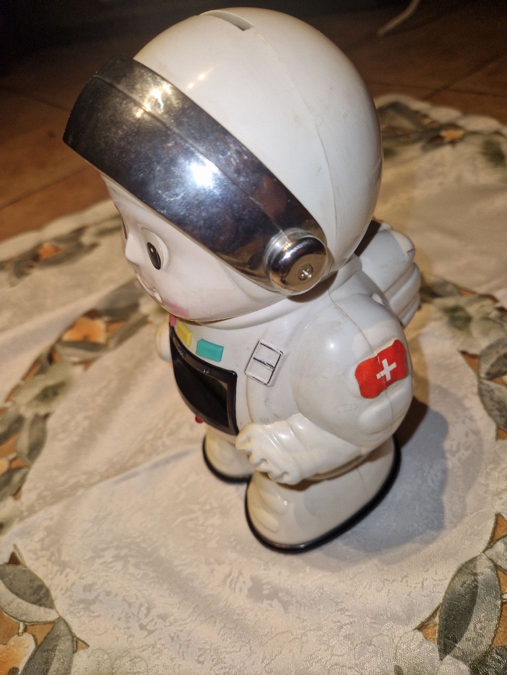 Sveglie: Süsser Astronaut Wecker digital mit Schweizer Flagge. – Usato da Willisau venduto da mar_j55v 6