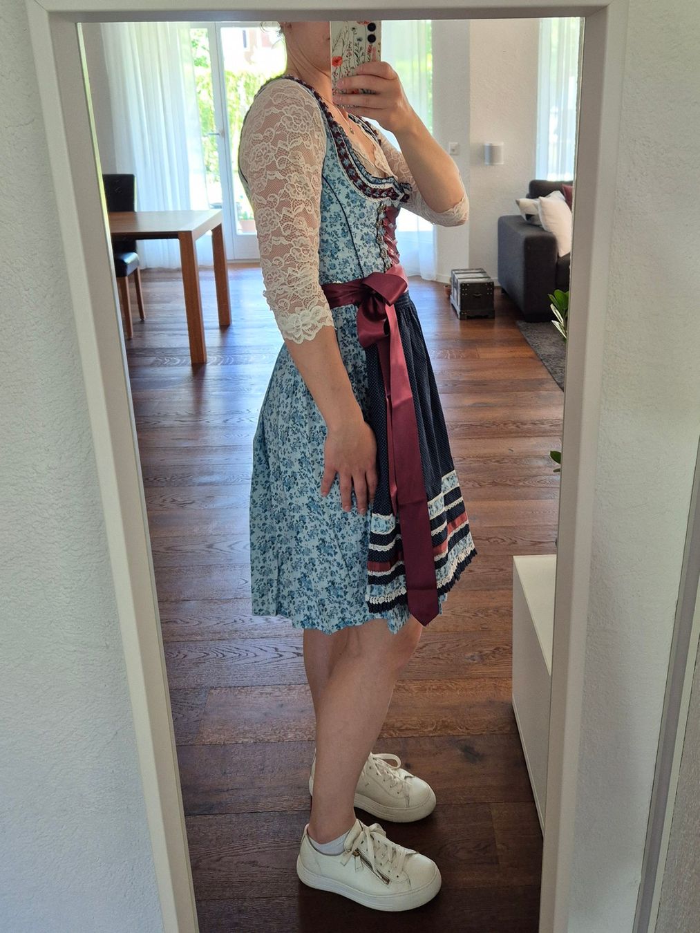 Costumi: Dirndl Marjo Gr. 36 mit Dirndlbluse – Usato da Mühlau venduto da Jolanda_T 1